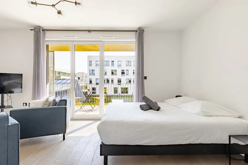 Nice Modern Studio - balcony/parking/Gym - Image 1