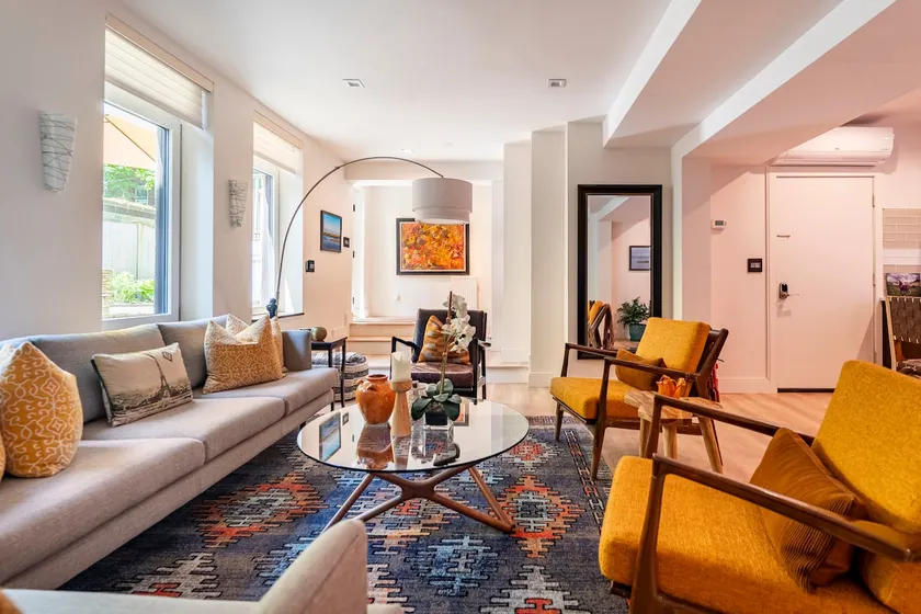 Executive Garden Apartment - Image 1