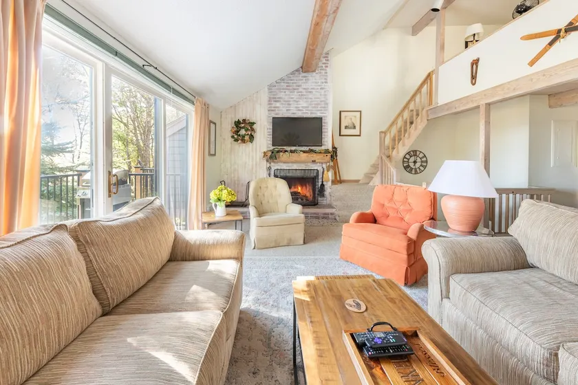 Specials Ski-in Ski-Out Cozy Mountainside Condo - Image 1