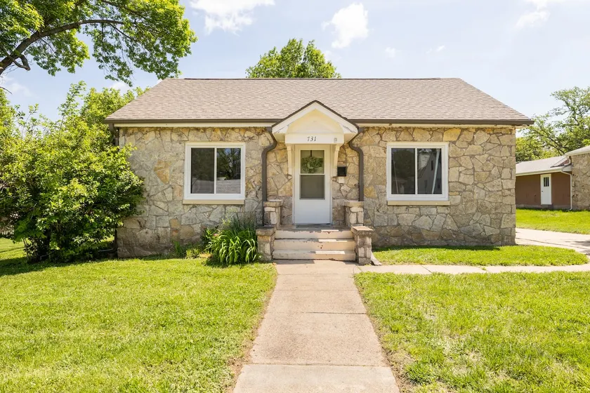 Quiet and Cozy Home in Papillion - Image 1