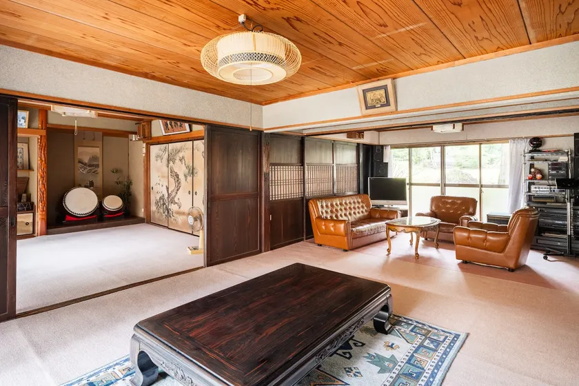 Satoyama Outdoor Field Old Private House Cottage Rose - Image 1