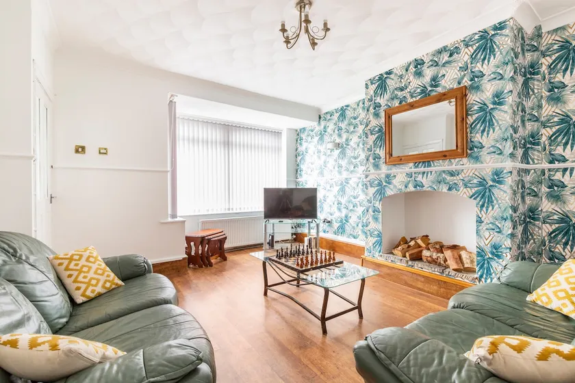 Memory Lane - beautifully renovated house close to motorway networks - Image 1