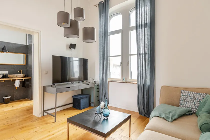 Lots of charm combined with space for 10 people - Image 1
