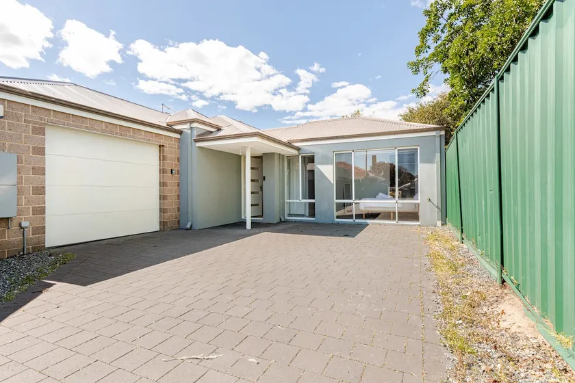 Cosy Modern Home close to Fremantle - Image 1