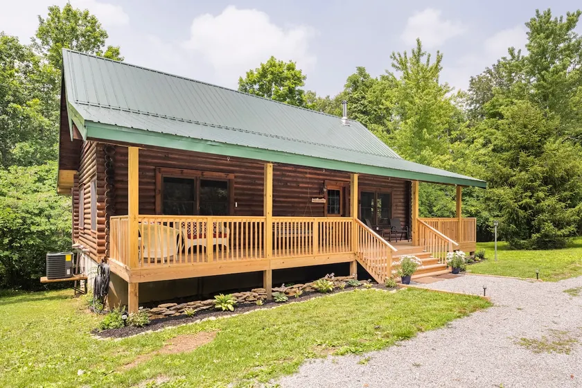 Lazy Spread Cabin - Image 1