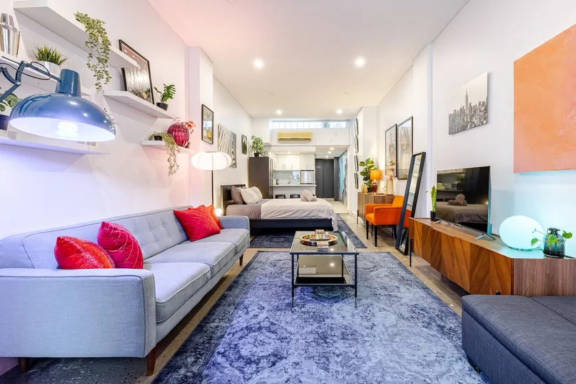 Charming Open-Plan Studio in the Heart of Surry Hills - Image 1