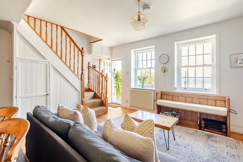 Coastguards cottage, sea views, 3 mins from beach - Image 1