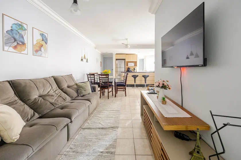 Itapema Downtown, 100 meters from the sea with garage and balcony - Image 1