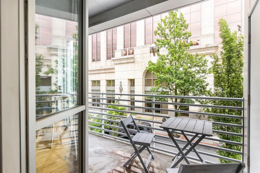The Redline Loft. Central Downtown Location. - Image 1
