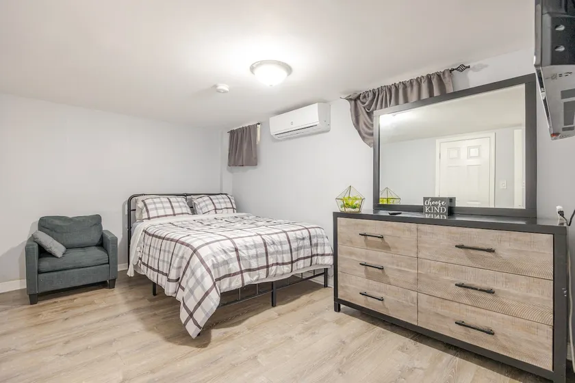 Apartment in Yonkers - Image 1