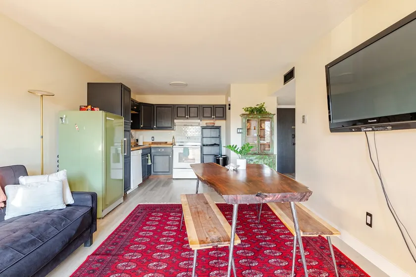 1 BD Pool & Gym condo near Boulder trails - Image 1