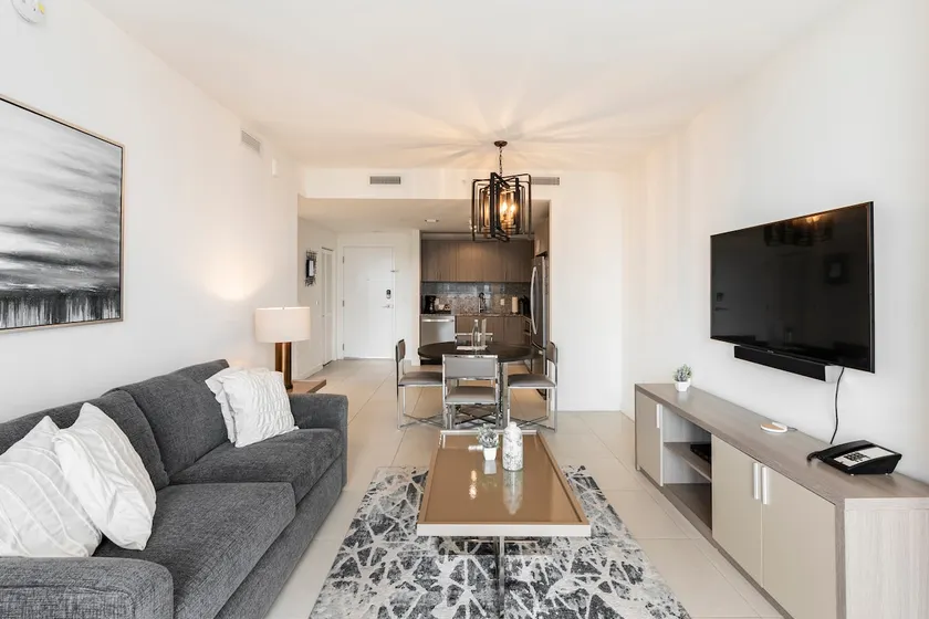 In the best area of Doral with all the amenities - Image 1