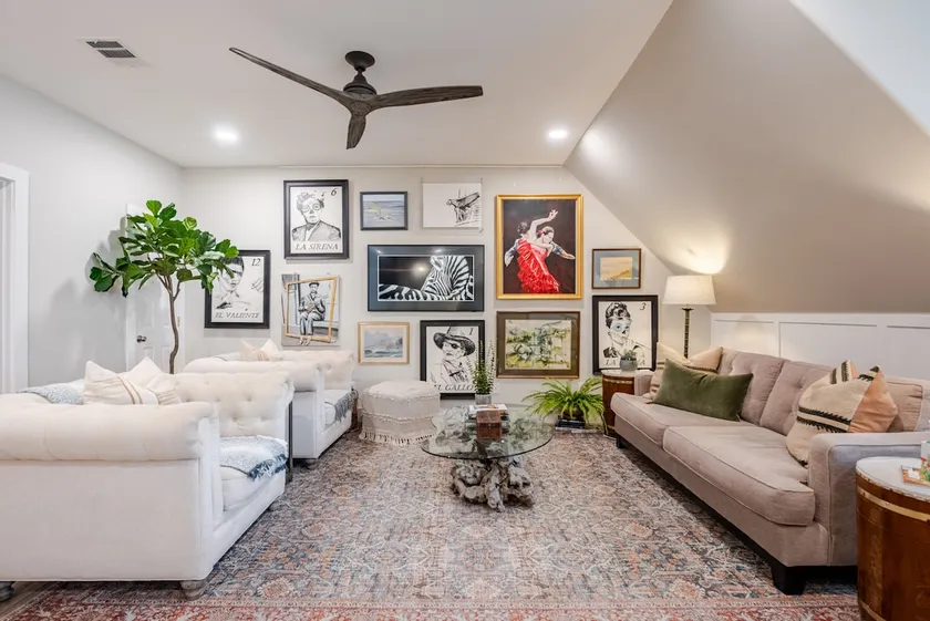 Designer Guest House in Circle C - Image 1