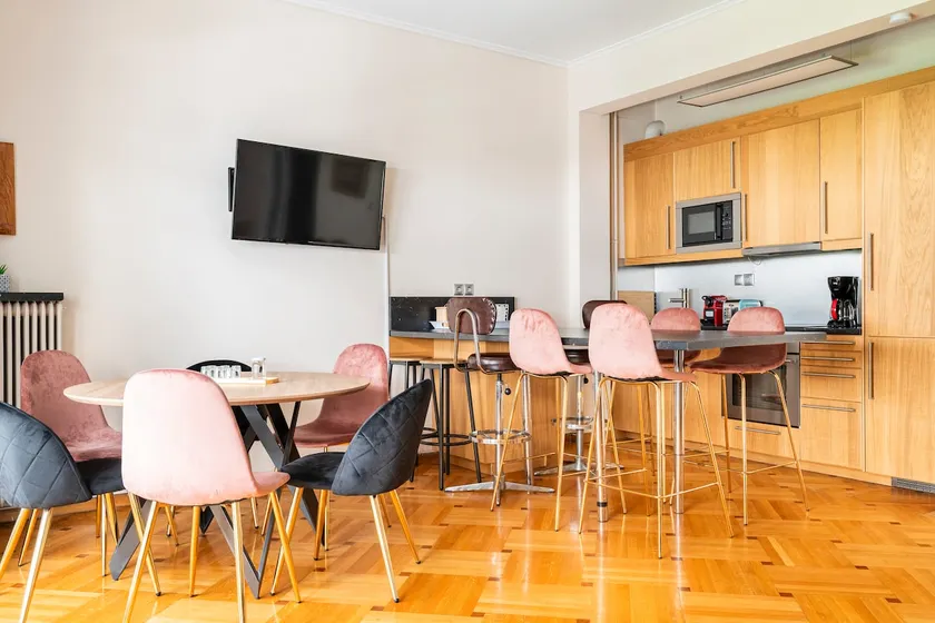 Amazing Huge Bright full 3BDR apt in Acropolis ! - Image 1