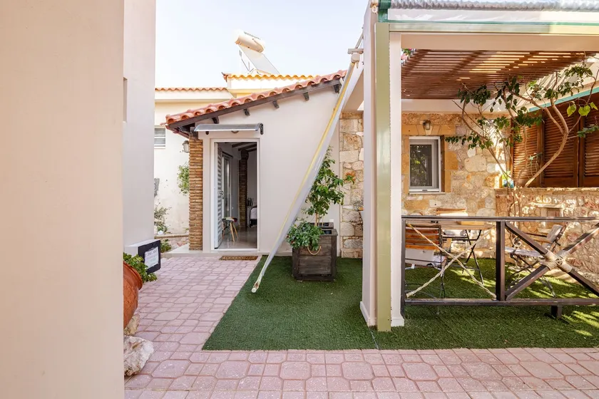 Boutique Eptalofos 15min from airport and sea - Image 1