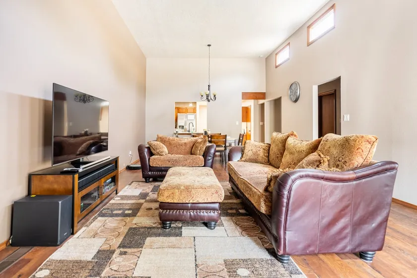 Beautiful Townhome in NE Albuquerque - Image 1