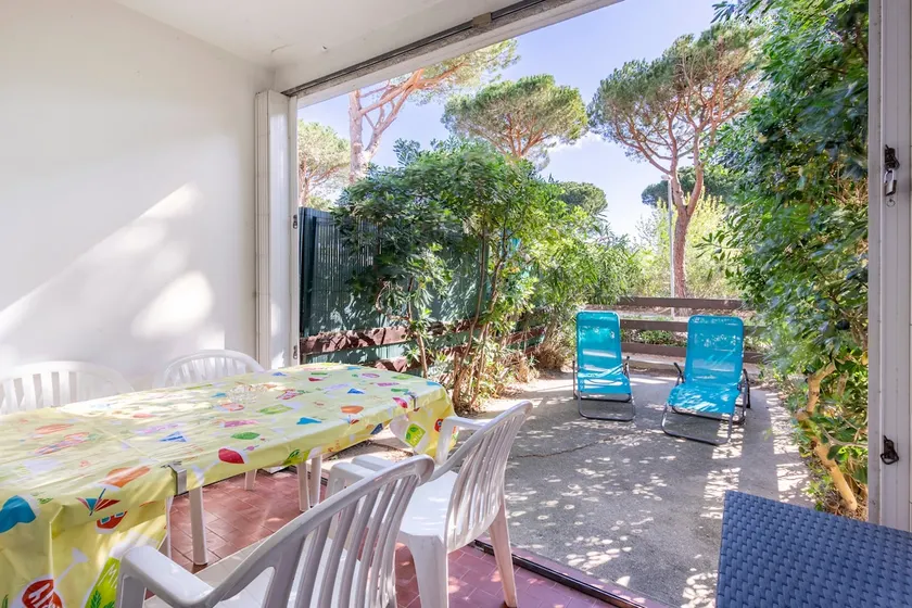 Studio cabin with terrace and garden - parking - Image 1
