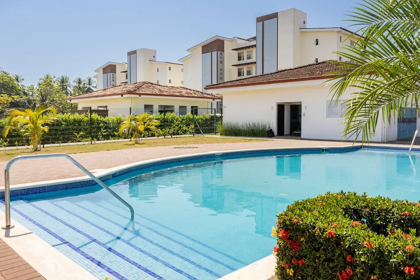 beach house with private pool in oceanfront condo - Image 1