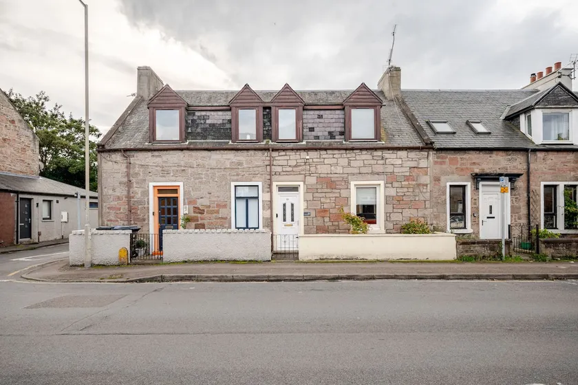 51 Innes Street Apartment - Image 1