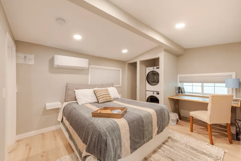 Cozy and Central Home - No cleaning fees! - Image 1
