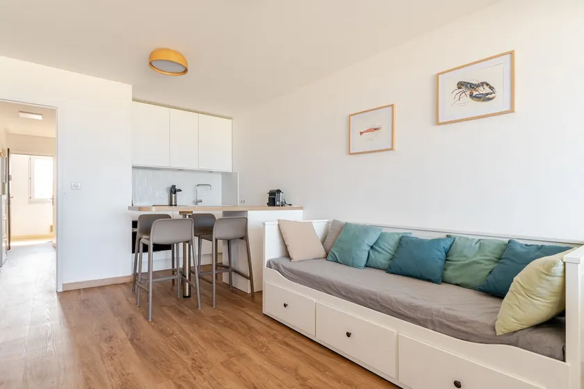 Apartment with exceptional sea views - Image 1