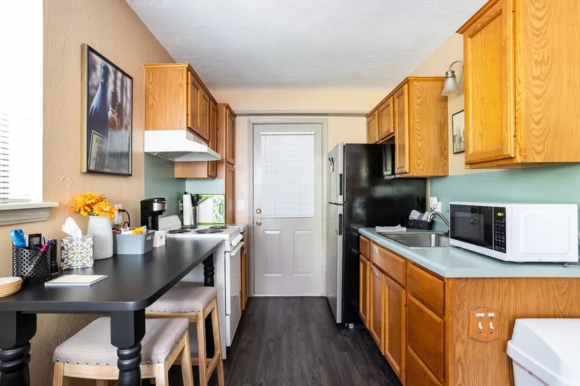 Cozy Studio Apartment - Image 1