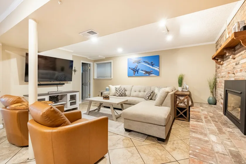 Annapolis Retreat - Near DTA with Tons of Parking! - Image 1