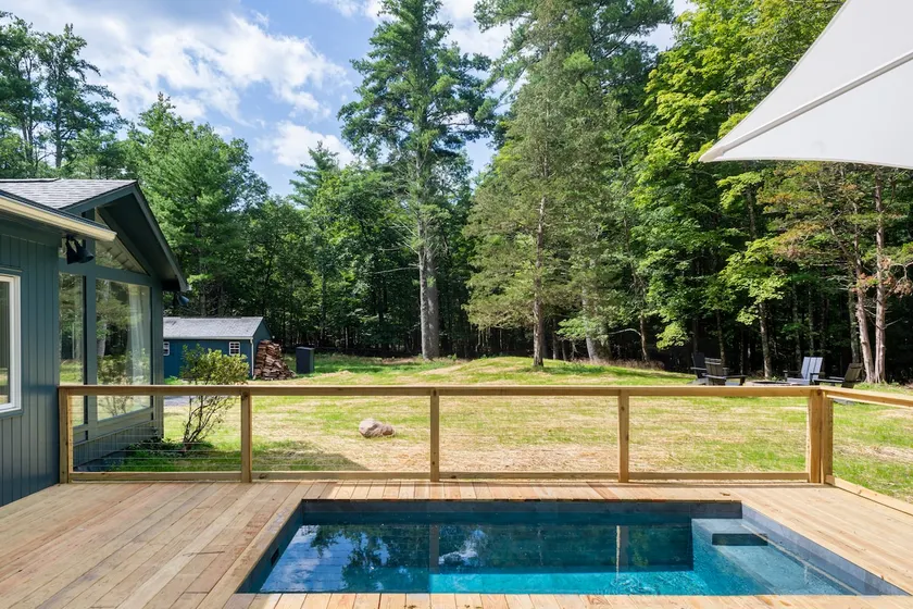 Blue Heron Bungalow: Pool, Sauna & Pond Views - Image 1