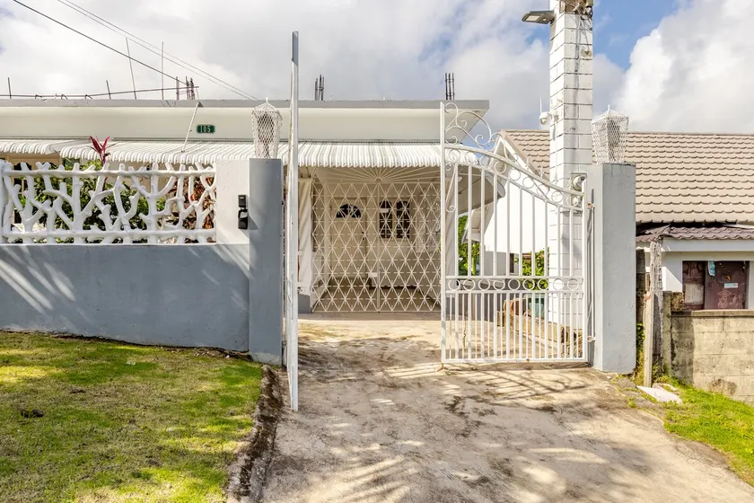 Annie's Lodge - Image 1