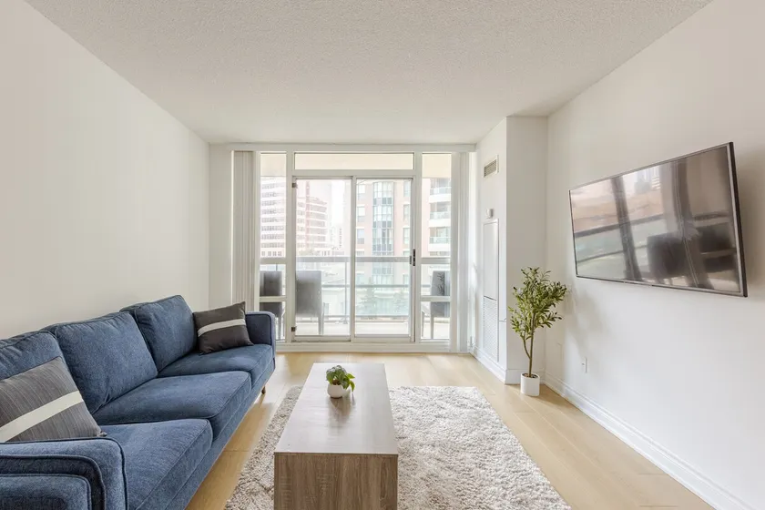 King-size mattress + work space - Image 1