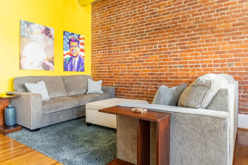 The Marilyn Monroe Loft. Central Downtown Location - Image 1