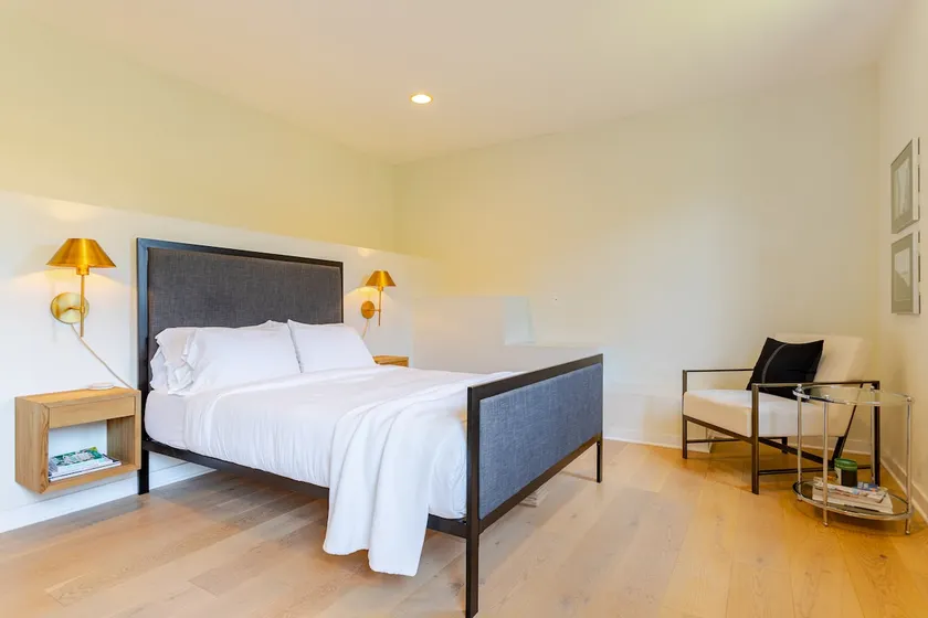Mill Valley Stunning Studio - Image 1