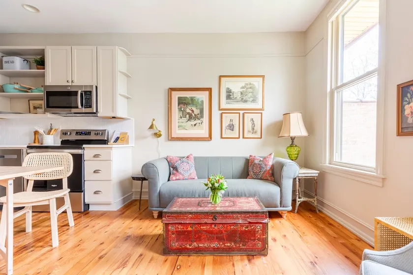 Cheerful Remodel Prime Location - Image 1