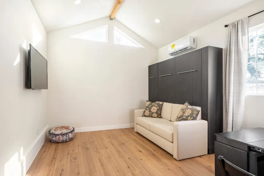 Guest House in Downey! - Image 1