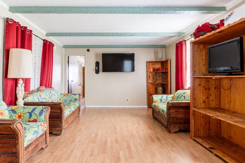 Farmview in San Antonio - Image 1