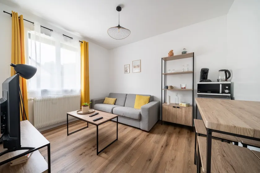 Accommodation close to Tours, 2 bedrooms without kitchen - Image 1