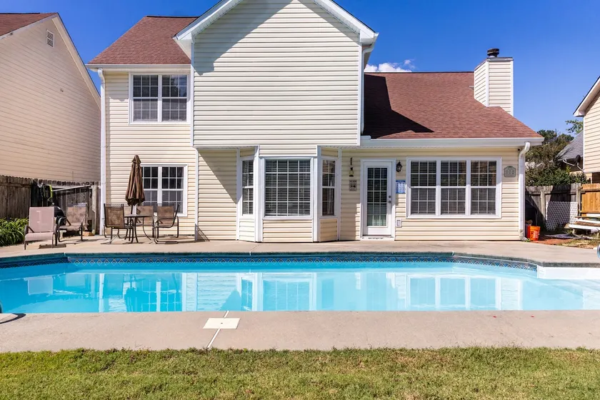 Entire 4BR 2.5BA Home/Pool &Yard by I-85&Gas South - Image 1