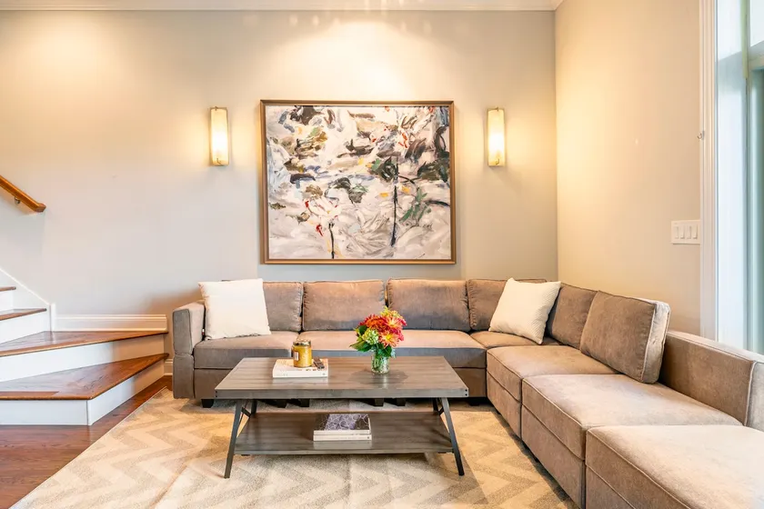 Two Floor Luxury 3 Bedroom Condo in Old Town - Image 1