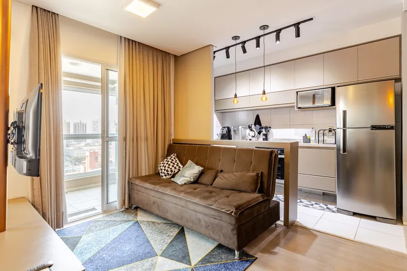 Modern studio in the center with pool and garage. - Image 1