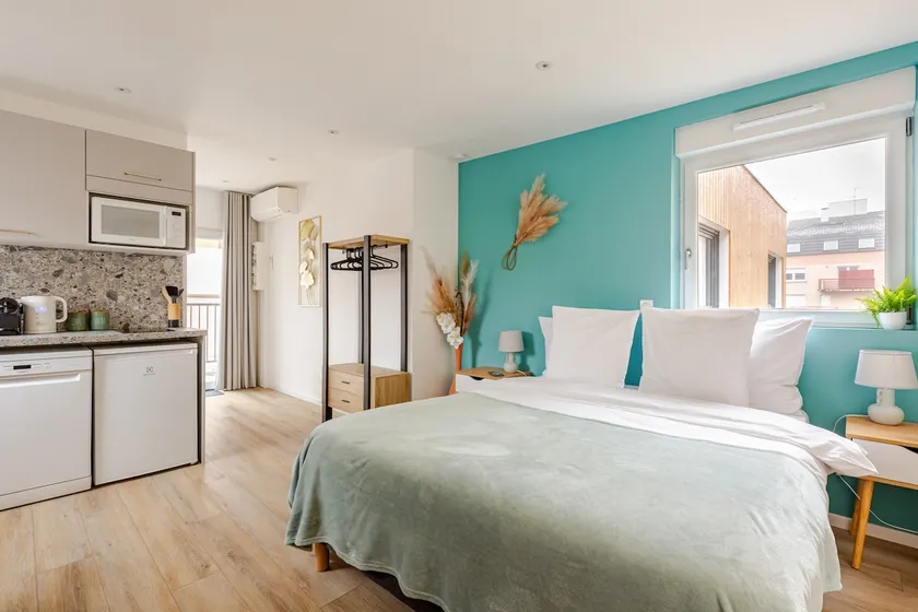 Lodge 11 Bright Spacious + Tram + Wifi + Parking - Image 1