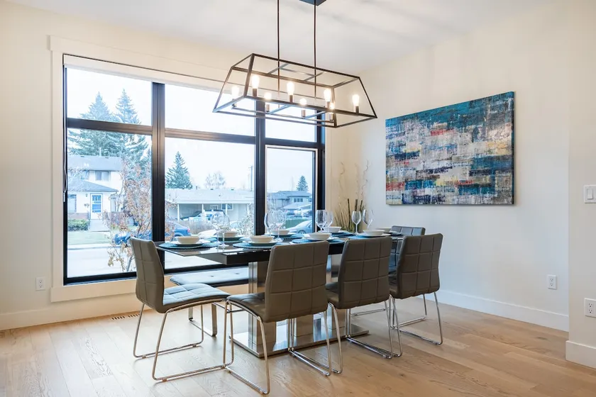 Modern Central 4-BR Home with Private Garage+A/C! - Image 1