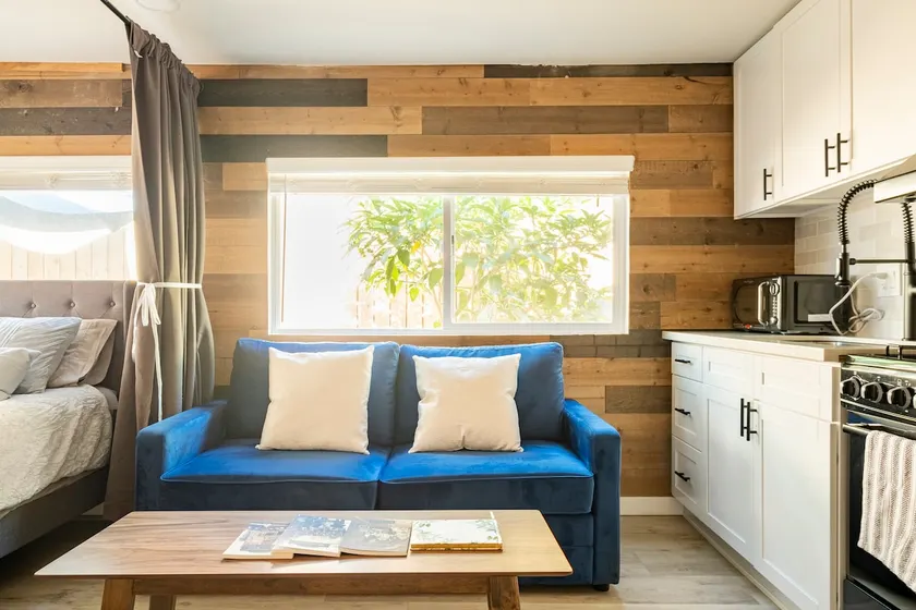 Studio in historic Beamer Park! - Image 1