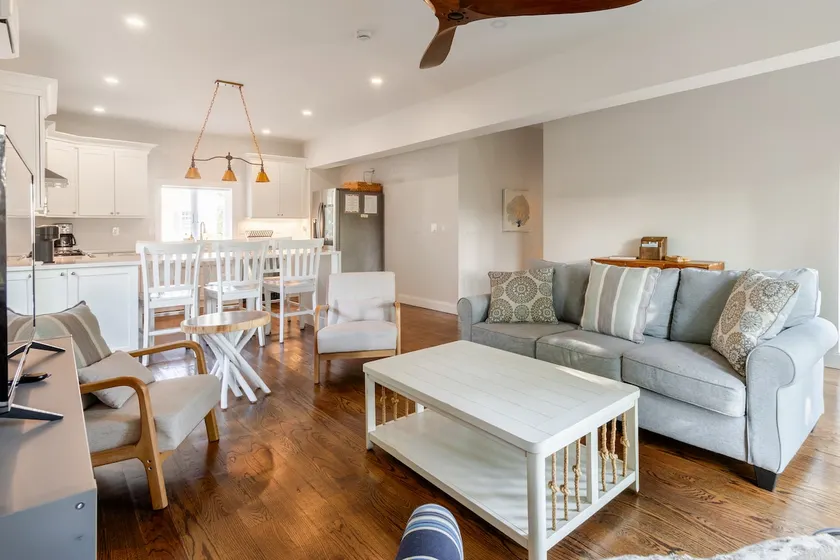 Hyannis Retreat [3bd] - Beaches & Ferries - Image 1