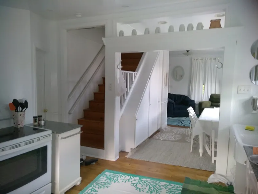 ”Sea Breeze” Historic Comfortable Retreat - Image 1