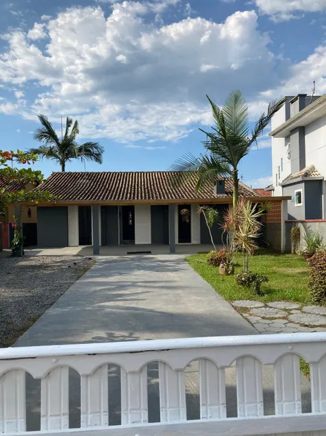 Spacious and comfortable house. - Image 1