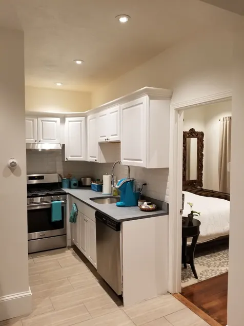 Private, stylish, in central location - Image 1