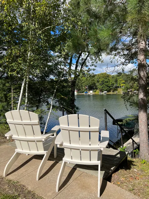 Picturesque Up North Family Getaway - Image 1
