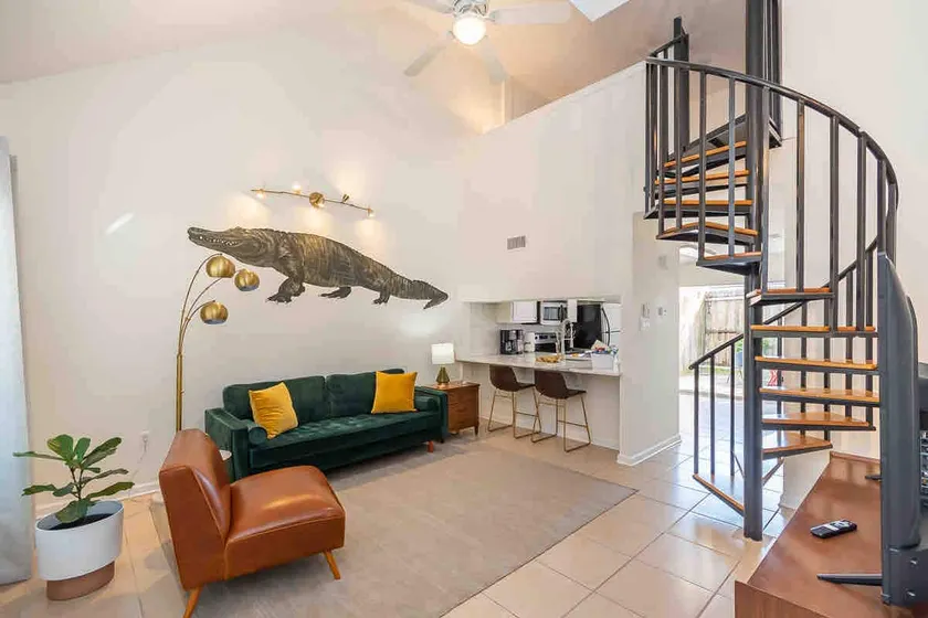 The Swamp Suite Luxury King - Image 1