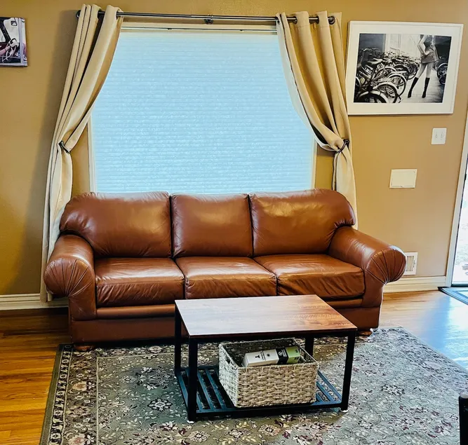 Pet Friendly, High Rated, Clean Home in Cul De Sac - Image 1