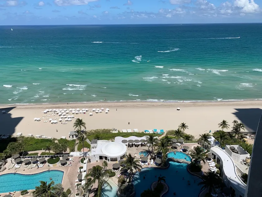 Direct Ocean View @ Beach Resort - Image 1